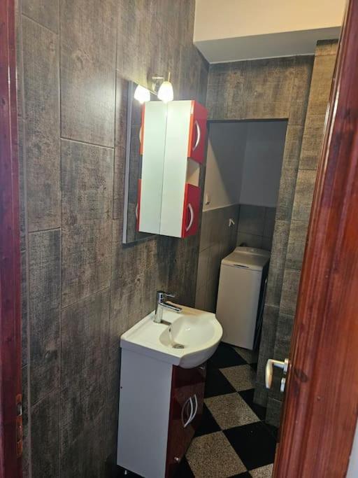 Nice Studio In The Heart Of City 布加勒斯特 外观 照片